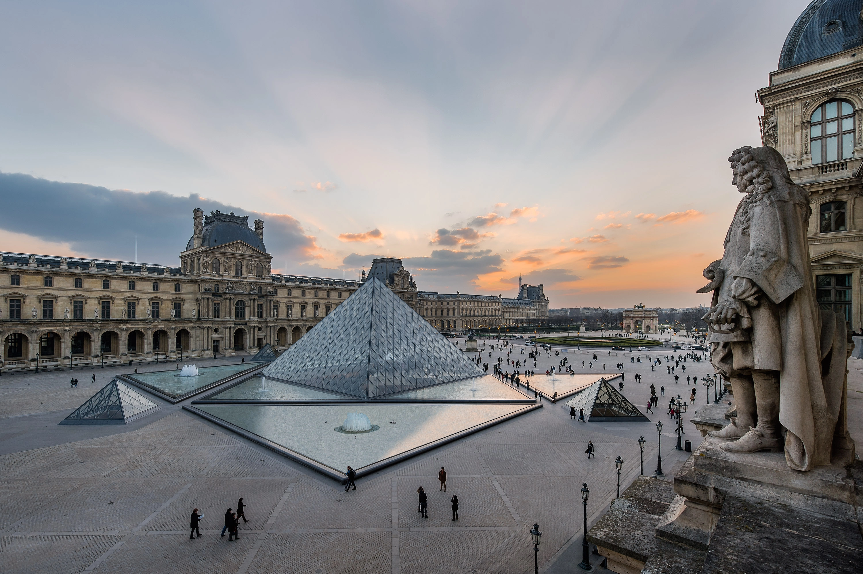 Trabajadores del Louvre convocan huelga por “degradación insostenible” del museo más visitado del mundo