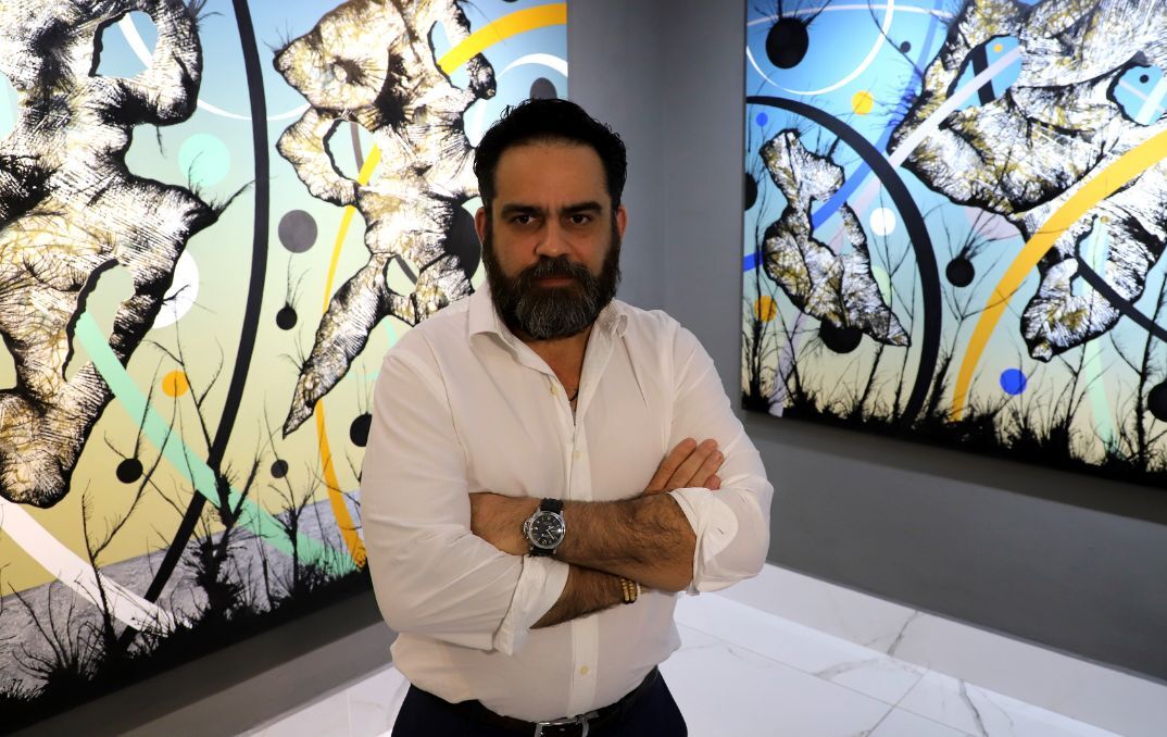 “Horizonte de eventos”: Carlos Génova invita a detenerse y mirar lo cotidiano desde otra dimensión