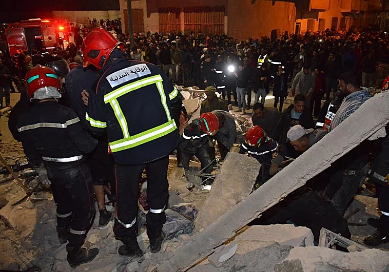 Derrumbe de dos edificios en Fez deja varios muertos y desata alarma por riesgos estructurales en la ciudad