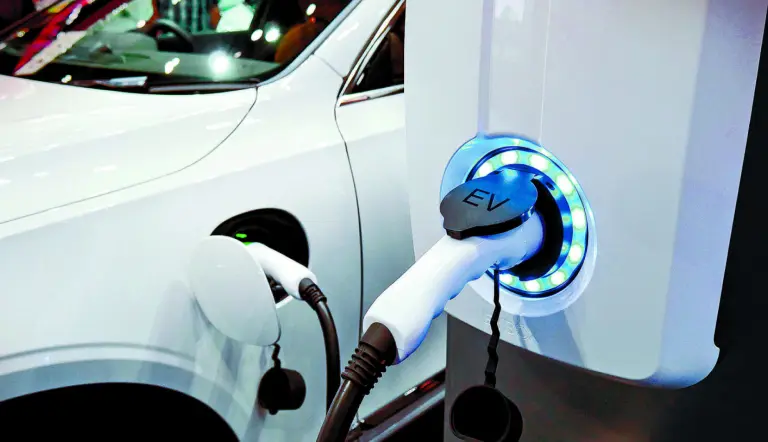 Ventas de autos híbridos repuntan en México por incentivos de fin de año y crecimiento del Bajío