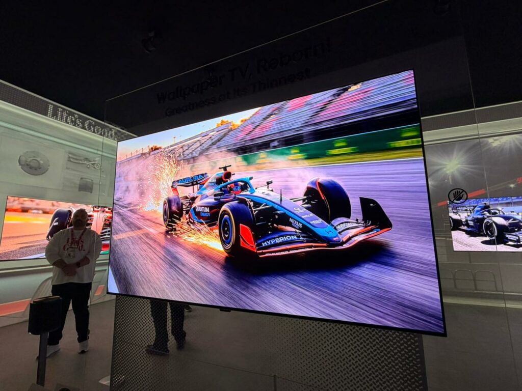 WALLPAPER TV SORPRENDE EN EL CES 2026 COMO EL TELEVISOR OLED MÁS DELGADO DEL MUNDO