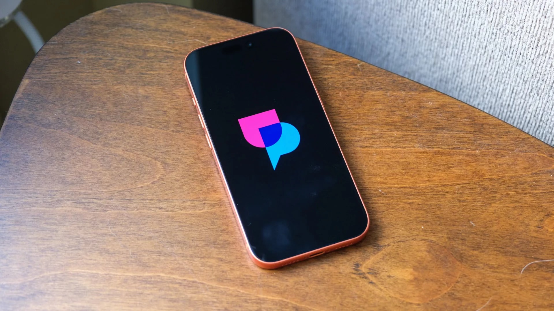 ÉXODO DIGITAL: USUARIOS MIGRAN A UPSCROLLED TRAS ACUSACIONES DE CENSURA EN TIKTOK