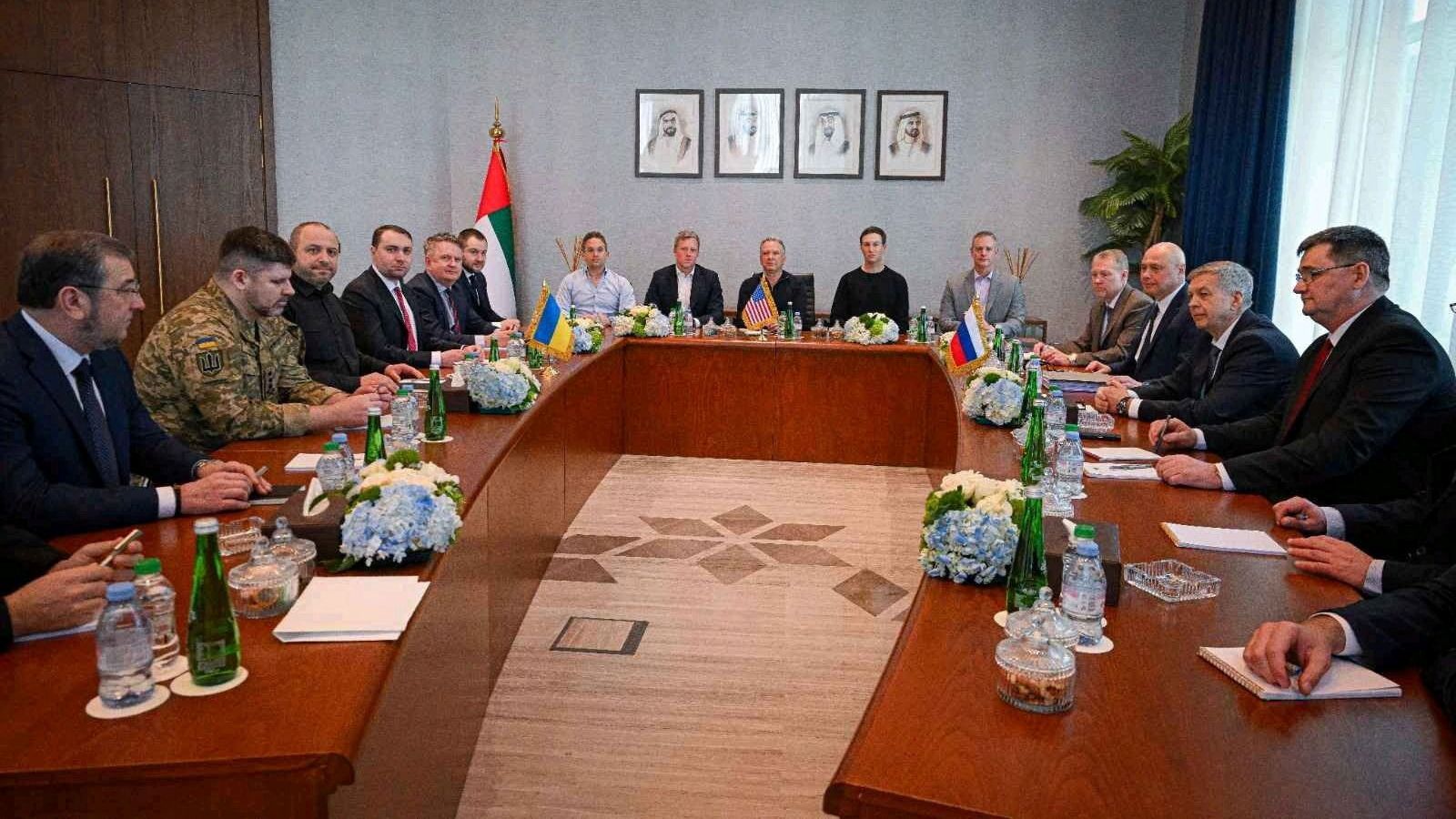 NEGOCIADORES DE UCRANIA Y RUSIA RETOMAN DIÁLOGO DE PAZ EN ABU DABI
