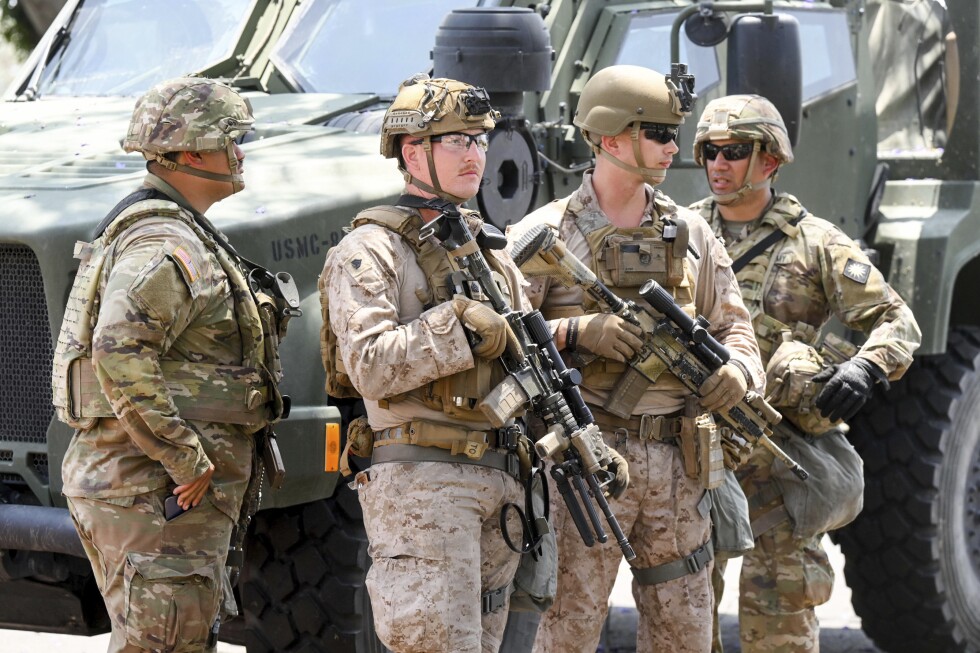 ESTADOS UNIDOS REDOBLA SU PRESENCIA MILITAR EN EL GOLFO Y ENVÍA MILES DE MARINES