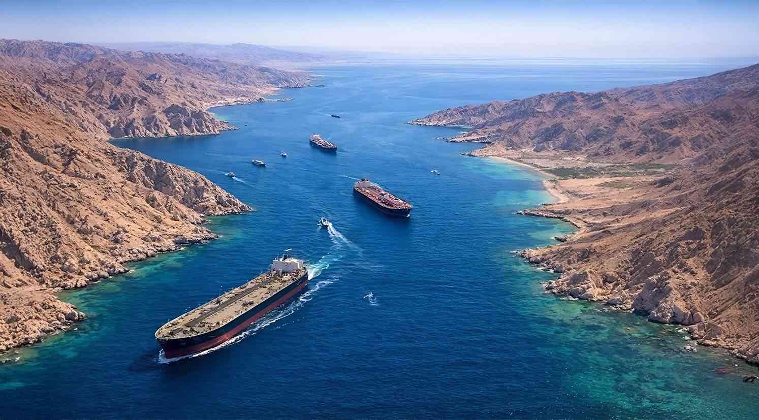 COBRO EN EL ESTRECHO DE ORMUZ DESATA CRÍTICAS POR “PIRATERÍA MODERNA”