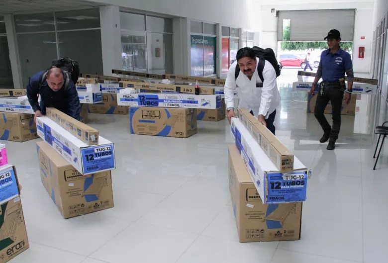 IRAPUATO IMPULSA ECONOMÍA FAMILIAR CON ENTREGA DE CALENTADORES SOLARES