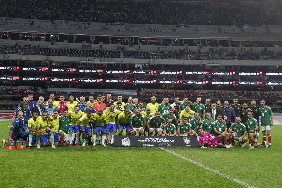 MÉXICO VENCE A BRASIL EN PARTIDO DE LEYENDAS Y DESATA LA NOSTALGIA