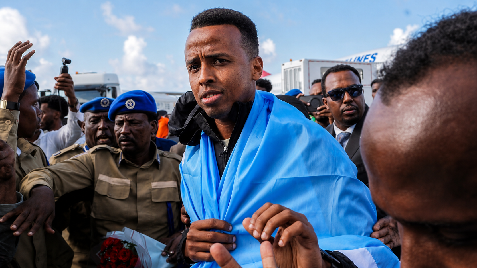 DEL MUNDIAL A LA DEPORTACIÓN: LA HISTORIA DEL ÁRBITRO SOMALÍ QUE CONMOVIÓ AL FUTBOL